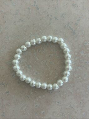 Classic Pearl Stretch Bracelet - Ivory Beads